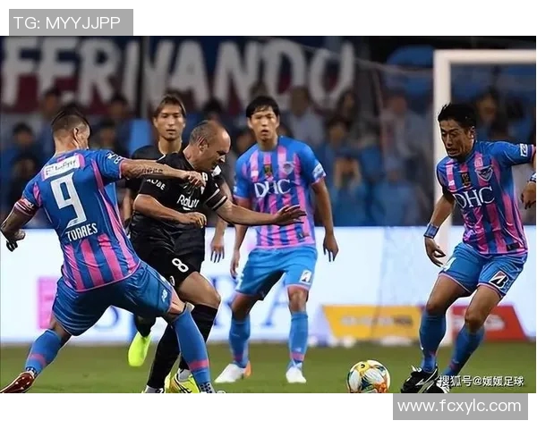 冈山绿雏与长崎航海的激烈对决展现足球魅力与团队精神