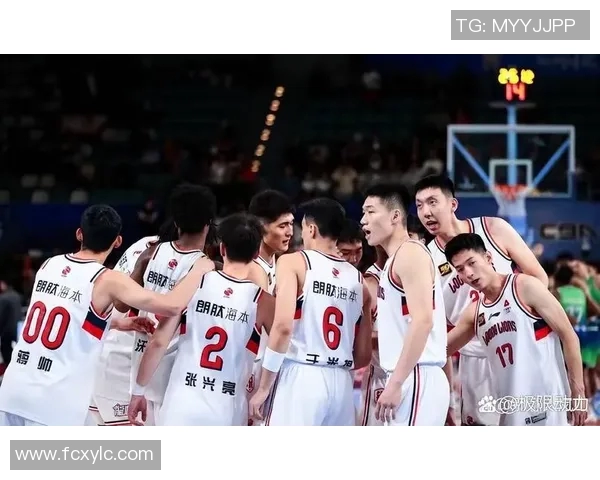 广州龙狮迎战江苏队全力争胜展现篮球魅力与团队精神 广州龙狮迎战江苏队全力争胜展现篮球魅力与团队精神