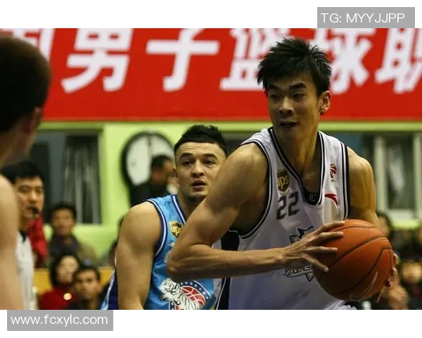 李慕豪:从篮球新星到职业生涯巅峰的成长之路与奋斗历程 李慕豪:从篮球新星到职业生涯巅峰的成长之路与奋斗历程