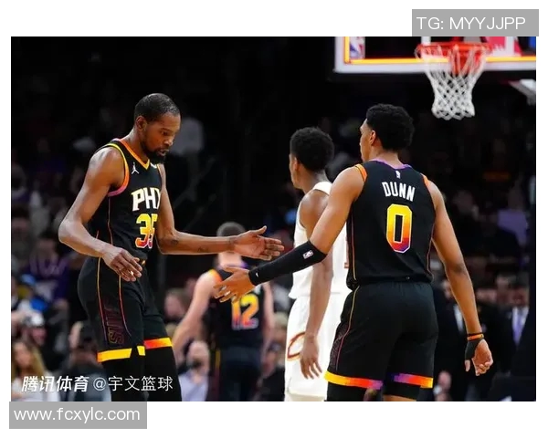 火箭与骑士激战正酣球迷期待精彩对决与绝妙表现