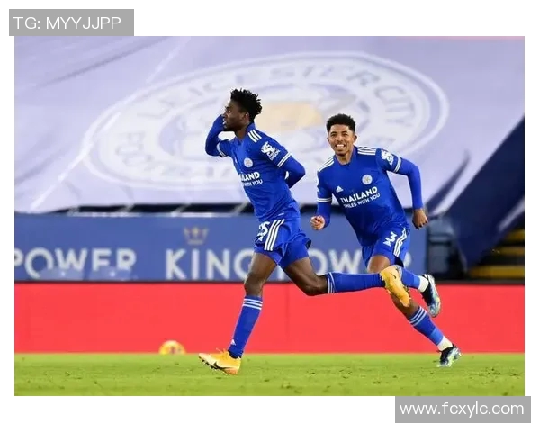 莱斯特城与切尔西激战正酣比分胶着双方争夺胜利的精彩瞬间