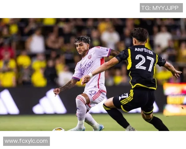 美职足激战芝加哥与哥伦布球队争夺季后赛席位的精彩对决