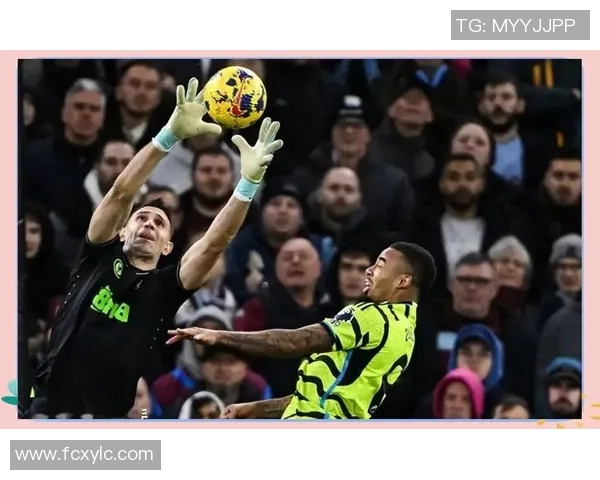 马丁内斯：从足球场上的传奇到生活中的真实故事