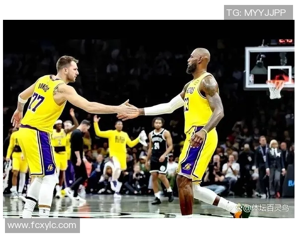 2014年骑士与湖人对决回顾球场上的传奇对抗与精彩瞬间 2014年骑士与湖人对决回顾球场上的传奇对抗与精彩瞬间